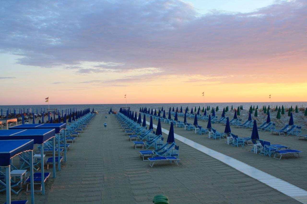 VI Suites Viareggio Exteriör bild