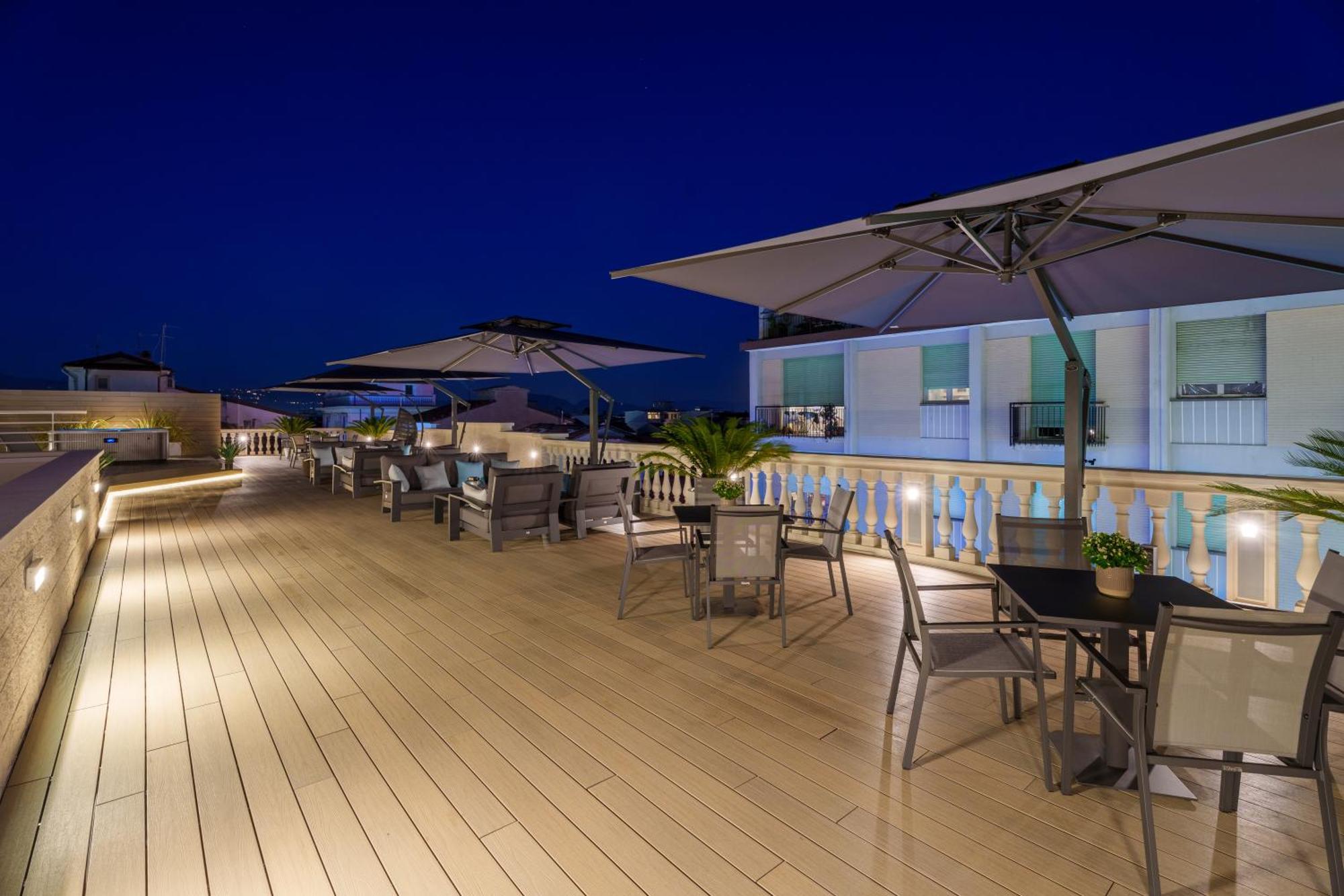 VI Suites Viareggio Exteriör bild