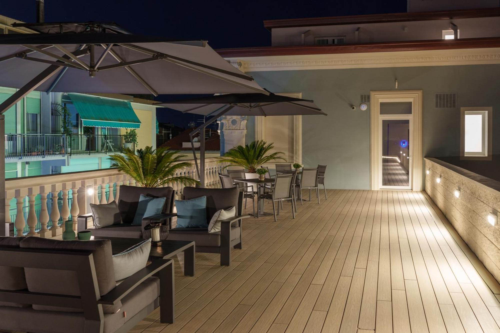 VI Suites Viareggio Exteriör bild