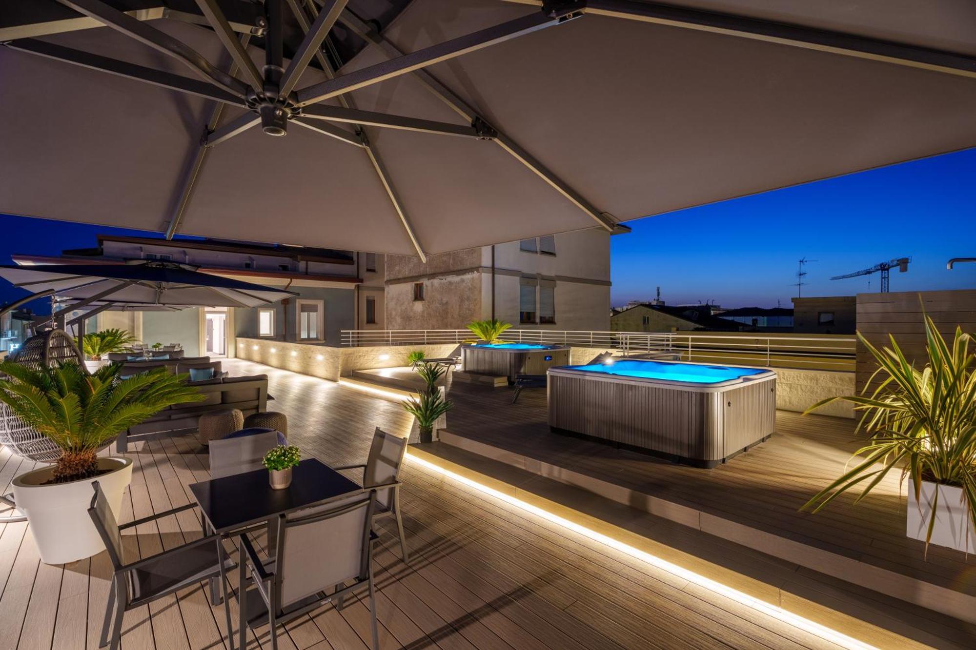 VI Suites Viareggio Exteriör bild