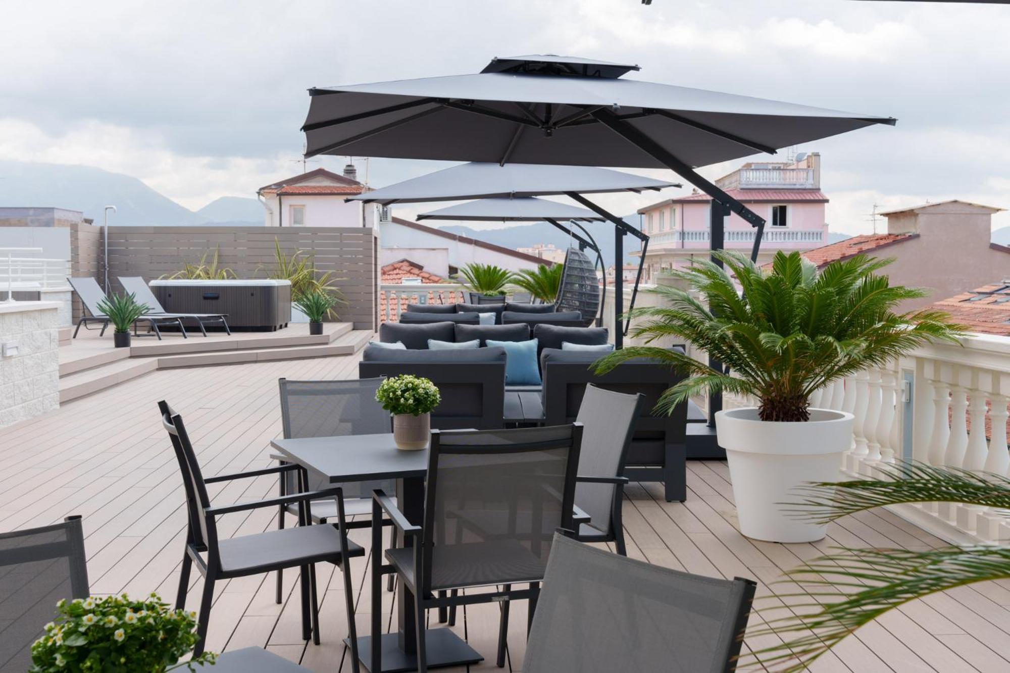 VI Suites Viareggio Exteriör bild
